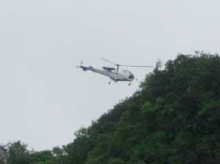 Hlicoptre au-dessus du Bras de la Plaine