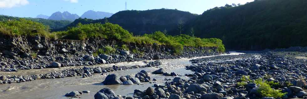 15 mars 2015 - Radier du Ouaki en crue une semaine aprs le passage d'Haliba