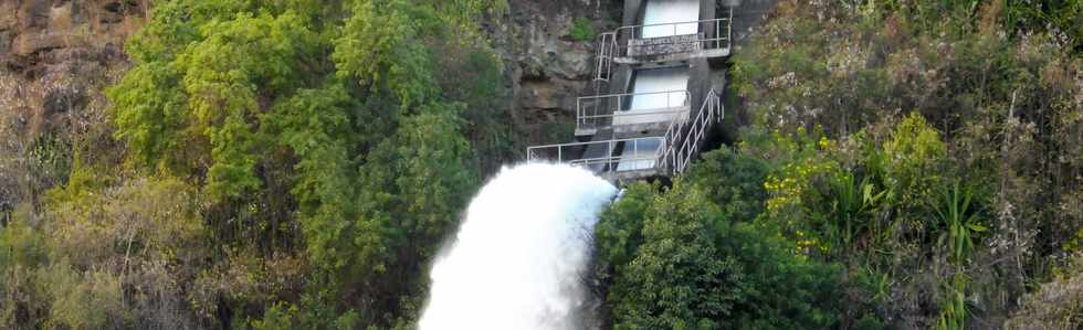 07 juillet 2019 - Bras de la Plaine - Piste vers le barrage de Dassy -  Cascade de l'usine hydrolectrique