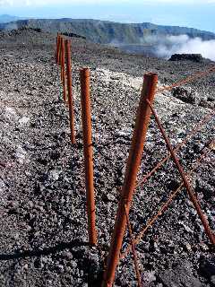Clture de fils de fer au volcan