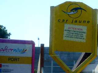 Car jaune - Arrt provisoire au port de St-Pierre