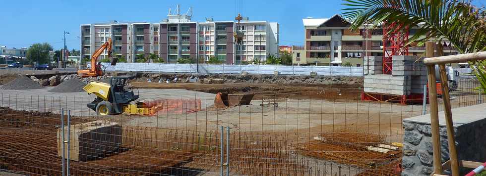 Octobre 2013 - Construction de la nouvelle cole de Ravine Blanche
