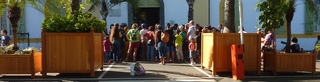 2 juillet 2014 - Rassemblement de parents mcontents devant la mairie de St-Pierre