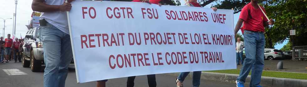 17 mai 2016 - St-Pierre - Dfil pour le rejet de la loi El Khomeri