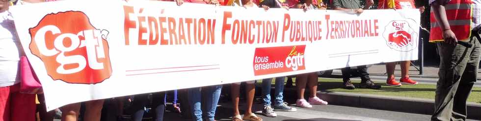 19 mars 2019 - St-Pierre - Dfil de l'intersyndicale CGTR-FO-FSU-SAIPER et retraits de la fonction publique